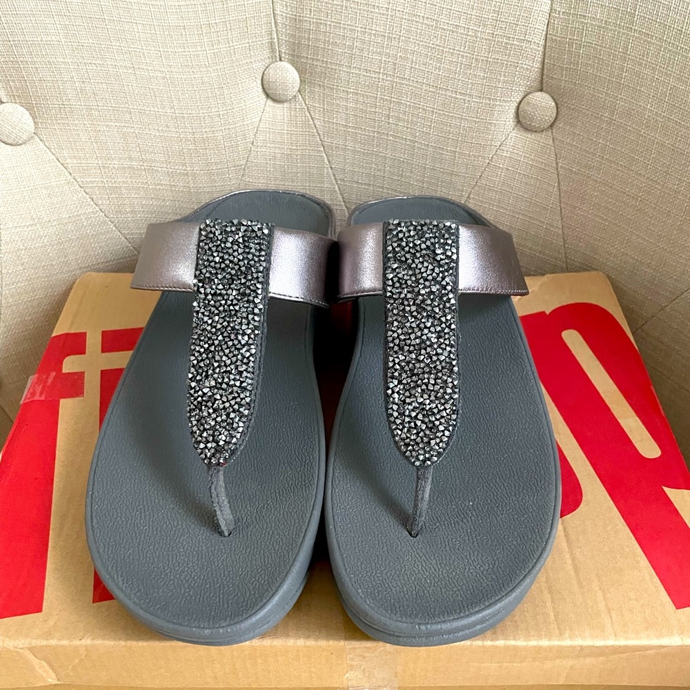 Fitflop Silver/Gray Leather Toe Thong Sandals sz7